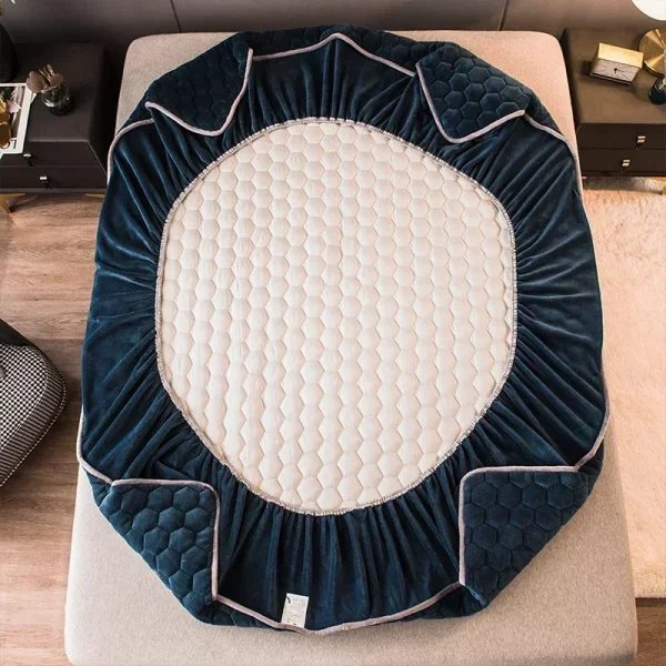 Thick Quilted Plush Double Bed Fitted Sheet - Image 4
